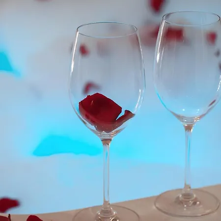 Deluxe Jacuzzi By Liuksai Apartment *