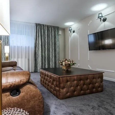 Deluxe Jacuzzi By Liuksai