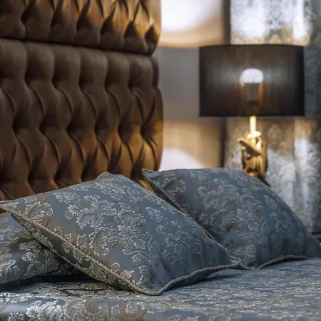 Deluxe Jacuzzi By Liuksai