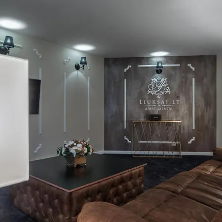 Deluxe Jacuzzi By Liuksai Apartment