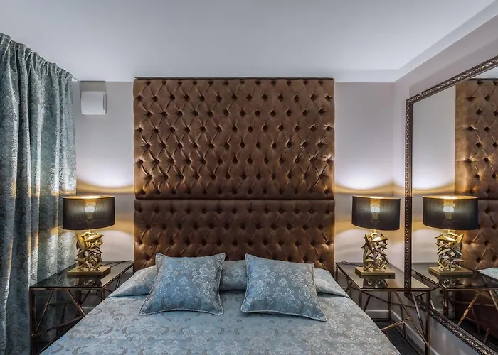 Deluxe Jacuzzi By Liuksai